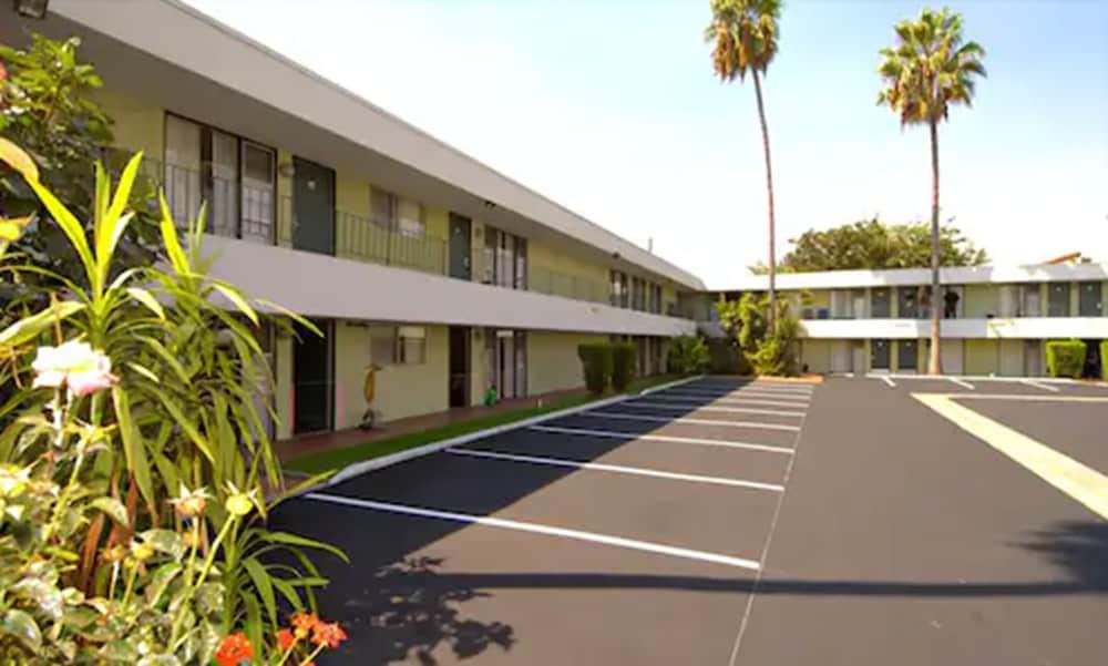 Vagabond Inn Los Angeles At Usc Экстерьер фото